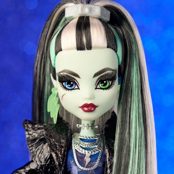 NEW Monster High Haunt Couture Midnight Runway Frankie Stein Doll - Picture 3 of 16
